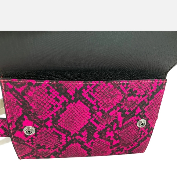 No Boundaries Pink Faux Leather Belt Wallet 80’s Snakeskin Print size 2XL NWT - Picture 3 of 6